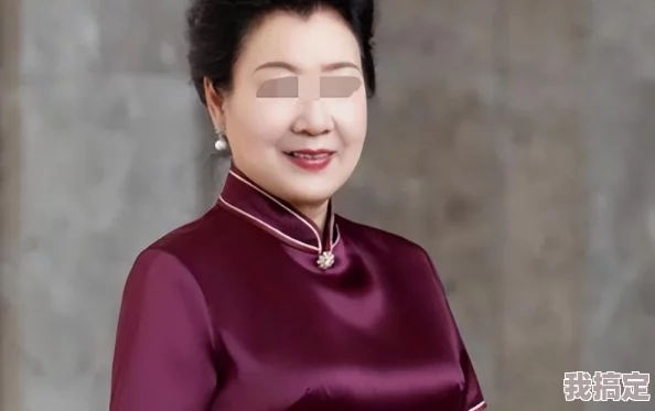 折腾了一个多小时才弄出来的头发，终于实现了理想中的造型，心情瞬间变得愉悦无比！